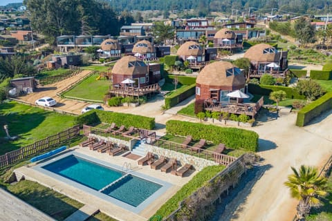 Property building, Bird's eye view, Garden, Swimming pool
