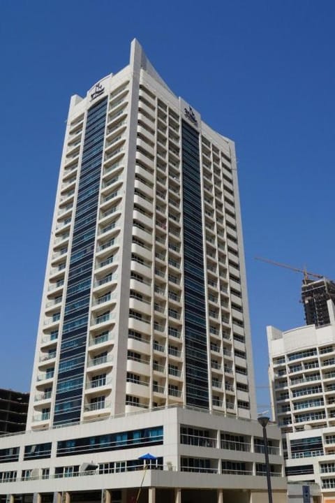 Deluxe Studio for Rent at Marina View Towers Vacation rental in Dubai