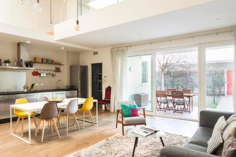 Living room, Seating area, Dining area