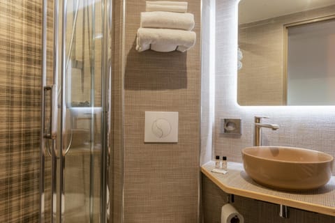 Shower, Bathroom, Bedroom