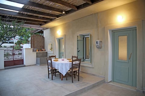 Patio, Dining area