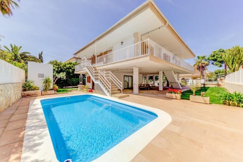 Property building, Garden, Pool view, Swimming pool