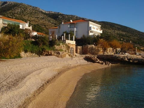 Facade/entrance, Neighbourhood, Beach