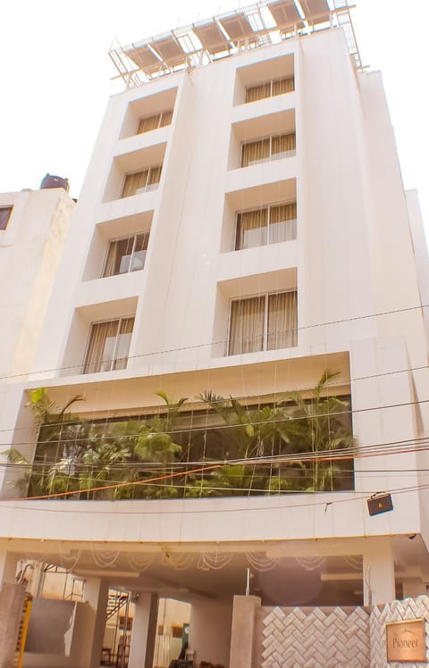 Property building, Facade/entrance