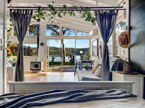 Bed, Bedroom, Lake view, River view, Sea view
