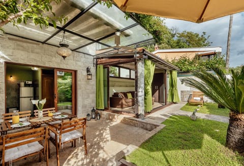 Property building, Patio, Spring, Day, Garden, Living room, Seating area, Garden view