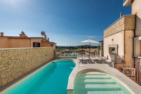 Property building, Swimming pool
