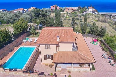 Bird's eye view, Garden view, Pool view, Sea view, Street view
