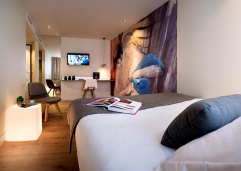 Bed, TV and multimedia, Photo of the whole room, Seating area