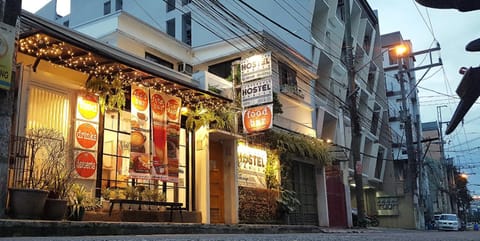 Property building, Facade/entrance, Neighbourhood, Street view