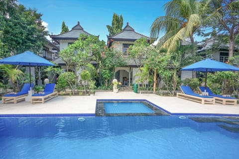 Swimming pool, Swimming pool