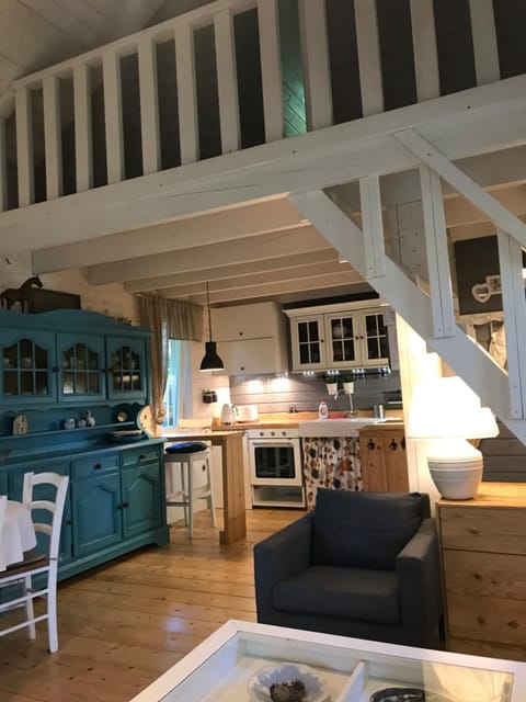 Domki nad morzem Sasino Mojo Miodno Checz Nature lodge in Pomeranian Voivodeship