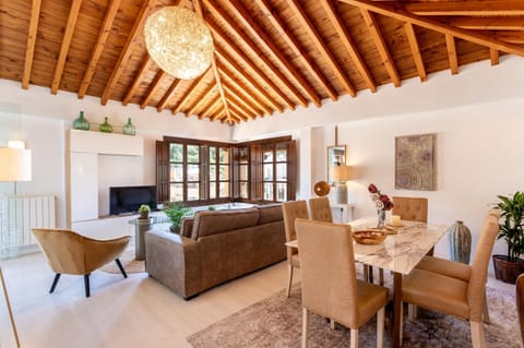 Living room, Seating area, Dining area