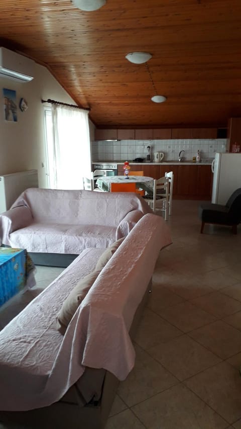 HOUSE DILENA TSIMTSIRI House in Limenaria