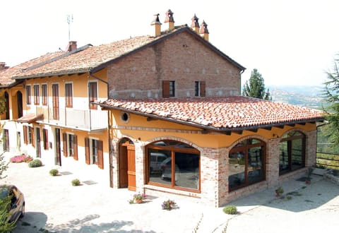 Facade/entrance, Facade/entrance