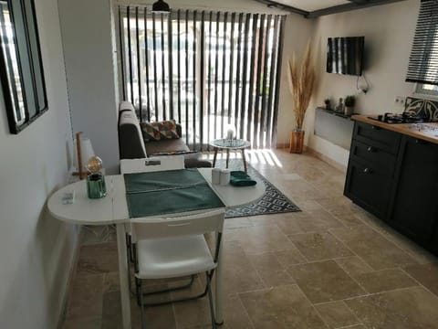 Gite aux Lauriers d'Adhémar House in Provence-Alpes-Côte d'Azur