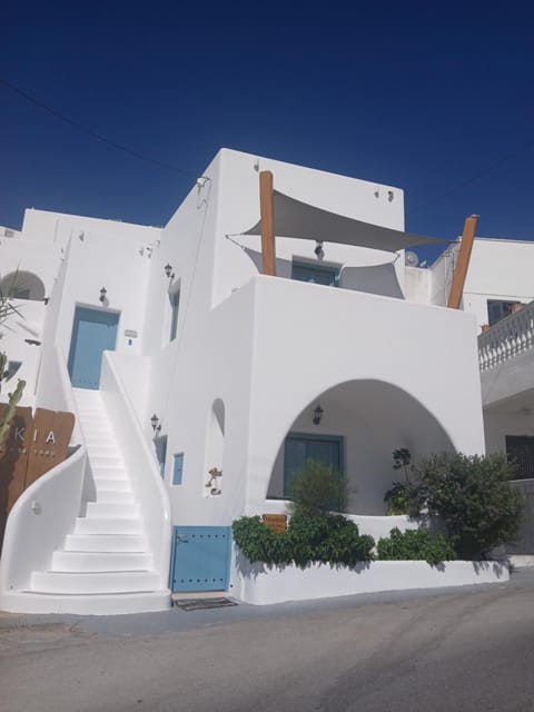 Atlantida Spacious Flat House in Thera