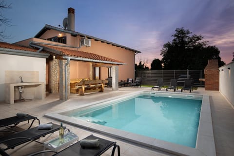 Property building, Pool view, Swimming pool