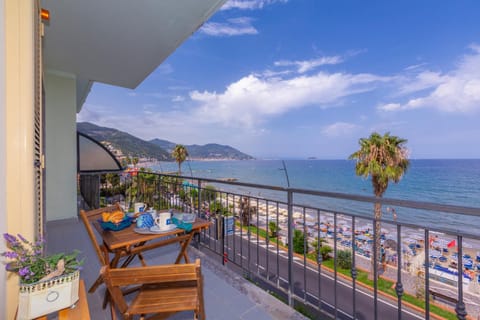 Laigueglia Beach - Happy Rentals Apartment in Laigueglia