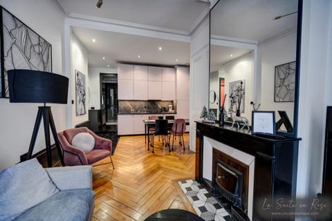 La Suite en Rose - Spa - Lyon Centre Brotteaux Apartment in Villeurbanne