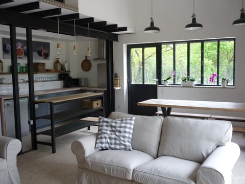 Atelier 2 - for 6 people with shared pool Apartment in Bourgogne-Franche-Comté