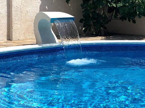 Swimming pool, Swimming pool