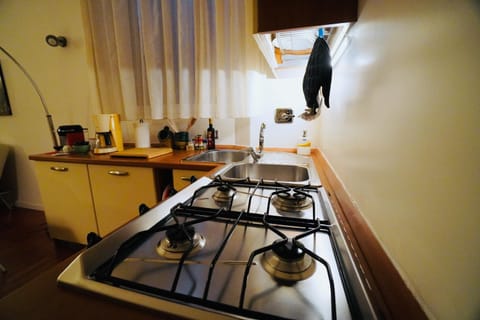 Kitchen or kitchenette, pet friendly, stove