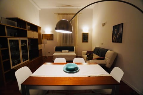 Living room, Photo of the whole room, Seating area, Dining area