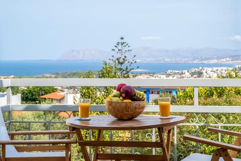 Day, Natural landscape, View (from property/room), Balcony/Terrace, Dining area