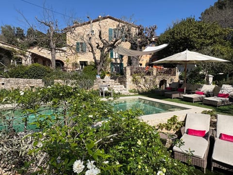 Les Rosées Bed and Breakfast in Mouans-Sartoux