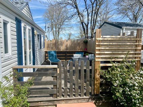 Mobil-Home 4p Privé Camping 5 étoiles Erdeven 7saints Campground/ 
RV Resort in Brittany