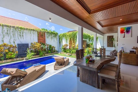 Day, Garden, Living room, Seating area, Dining area, Garden view, Pool view, Swimming pool, Swimming pool, sunbed