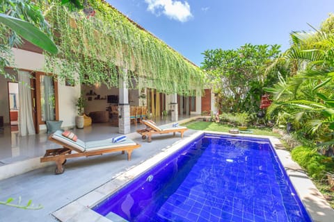 Patio, Day, BBQ facilities, Garden, Garden view, Pool view, Swimming pool, sunbed