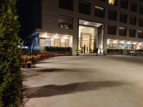 Facade/entrance
