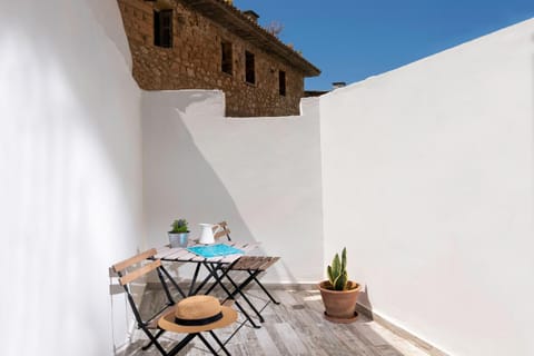 Patio, Inner courtyard view