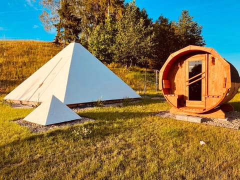 Domek Eden 7 Kaszuby balia sauna alpaki House in Pomeranian Voivodeship