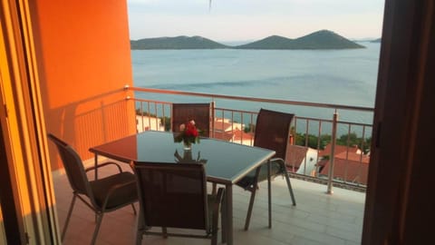 La Mer Apartment in Šibenik-Knin County, Croatia