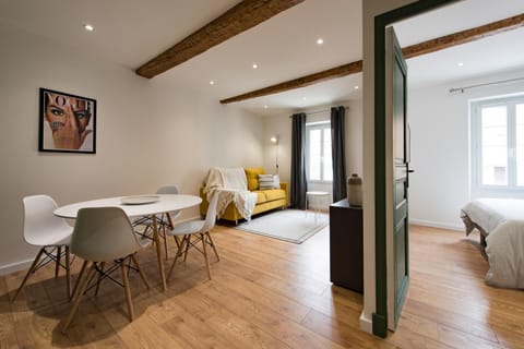 Living room, Dining area