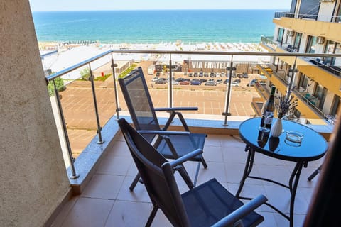 Property building, Balcony/Terrace