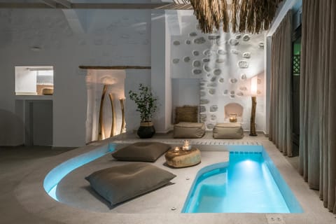 Living room, Photo of the whole room, Seating area, Swimming pool, Swimming pool