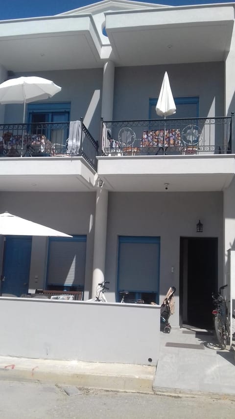 KOSTAS FAMILY ROOMS Apartment in Decentralized Administration of Macedonia and Thrace