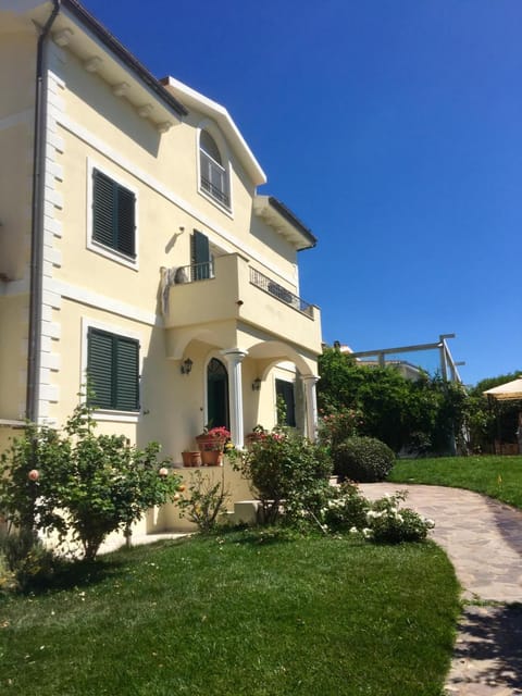 Villa Luce B&B Bed and Breakfast in Olbia