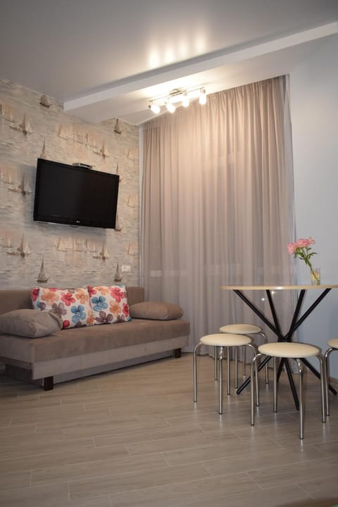 Communal lounge/ TV room, TV and multimedia, Seating area