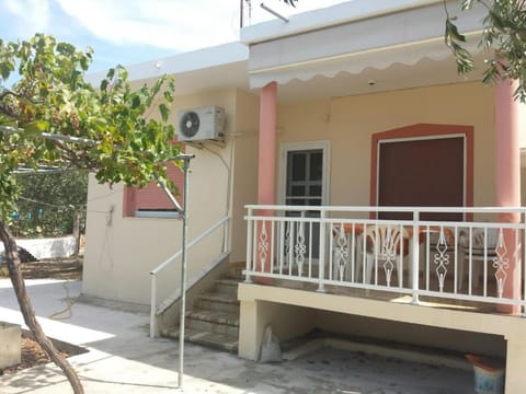 Patio, Facade/entrance