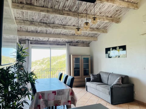 TV and multimedia, Living room, Dining area