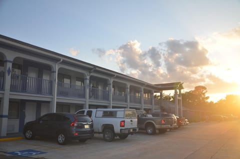 Travelers Inn Motel in Rosenberg