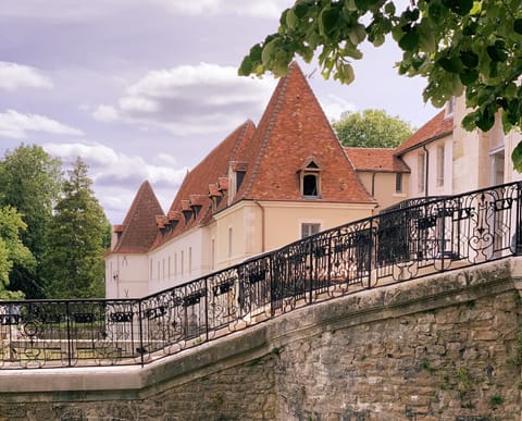 Property building, Landmark view