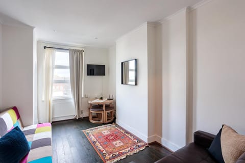 Communal lounge/ TV room, TV and multimedia, Living room, Seating area