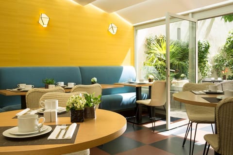 Lounge or bar