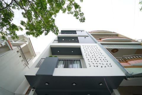 Property building, Facade/entrance